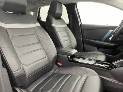 Photo 55 Citroën C4 e- 136 ch Automatique