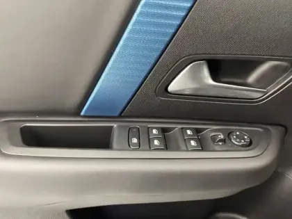 Photo 60 Citroën C4 e- 136 ch Automatique