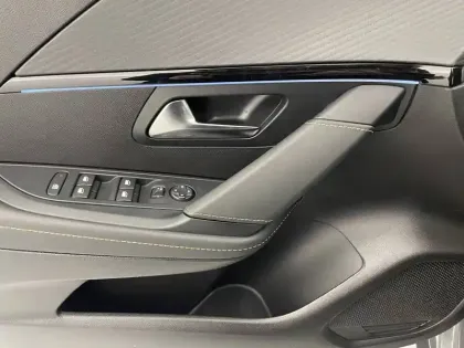 Photo 27 Peugeot 208 Gén. II Ph2 GT 5