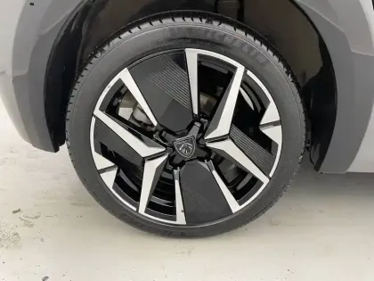 Photo 18 Peugeot 208 Gén. II Ph2 GT 5