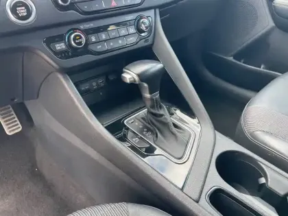 Photo 20 Kia Niro  1.6 GDi Hybride 141 ch DCT6