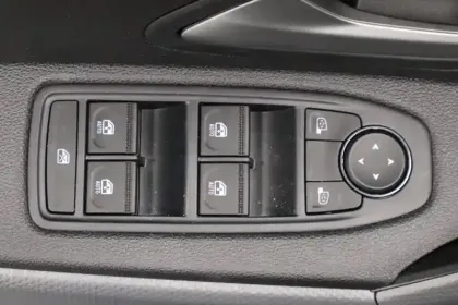 Photo 18 Dacia Duster  Hybrid 140