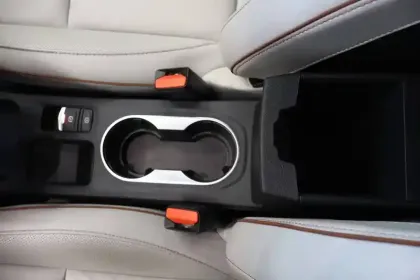 Photo 18 Renault Captur  E-Tech Plug-in 160