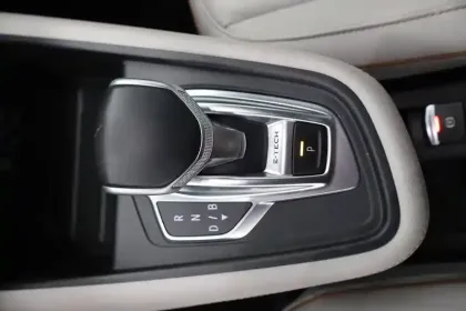 Photo 27 Renault Captur  E-Tech Plug-in 160