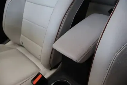 Photo 16 Renault Captur  E-Tech Plug-in 160