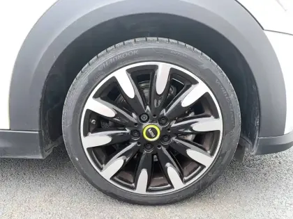 Photo 44 Mini Mini Hatch 3 Portes Cooper SE 184 ch