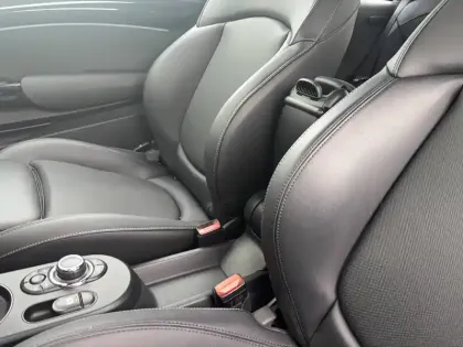 Photo 28 Mini Mini Hatch 3 Portes Cooper SE 184 ch