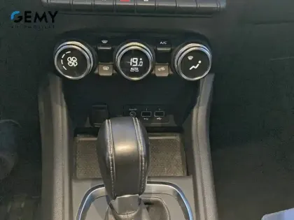 Photo 33 Renault Captur  TCe 140 EDC - 21