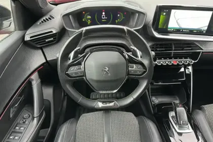 Photo 12 Peugeot 2008  PureTech 130 S&S EAT8