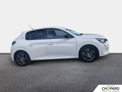 Photo 45 Peugeot 208  PureTech 100 S&S BVM6