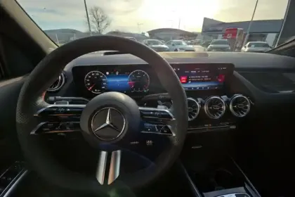 Photo 48 Mercedes GLA  200 d 8G-DCT