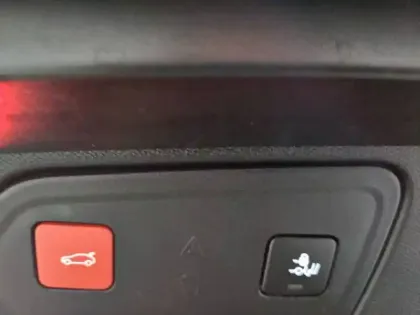 Photo 33 Peugeot 3008  Hybrid 225 e-EAT8