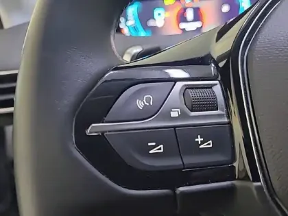 Photo 28 Peugeot 3008  Hybrid 225 e-EAT8