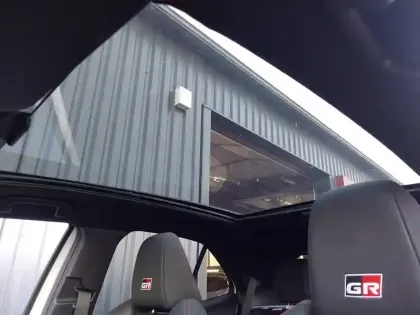 Photo 21 Toyota Yaris  Cross Hybride 130h 2WD