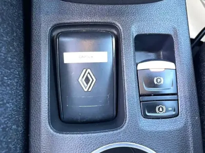 Photo 20 Renault Captur  E-Tech full hybrid 145 ch