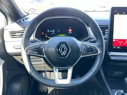 Photo 8 Renault Captur  E-Tech full hybrid 145 ch