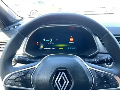 Photo 9 Renault Captur  E-Tech full hybrid 145 ch
