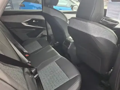 Photo 45 Peugeot 3008  Hybrid 136 e-DCS6