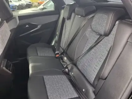 Photo 43 Peugeot 3008  Hybrid 136 e-DCS6