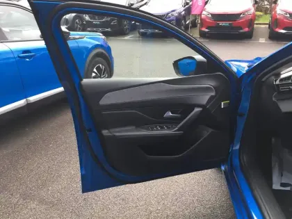 Photo 15 Peugeot 308  PureTech 130ch S&S BVM6