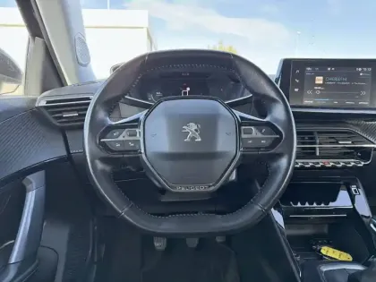 Photo 8 Peugeot 2008  PureTech 130 S&S BVM6