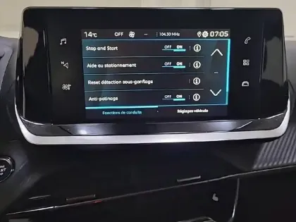 Photo 107 Peugeot 2008  PureTech 130 S&S BVM6