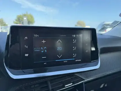 Photo 21 Peugeot 2008  PureTech 130 S&S BVM6