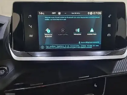 Photo 78 Peugeot 2008  PureTech 130 S&S BVM6