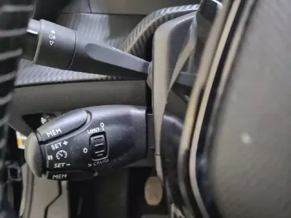 Photo 113 Peugeot 2008  PureTech 130 S&S BVM6