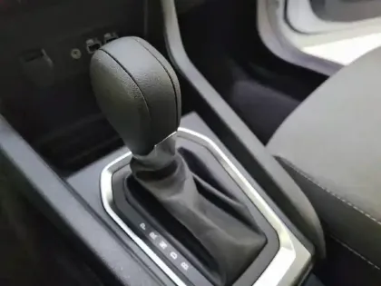 Photo 77 Renault Clio  E-Tech full hybrid 145