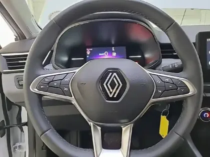 Photo 40 Renault Clio  E-Tech full hybrid 145