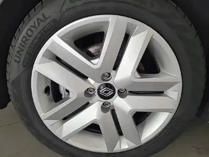 Photo 44 Renault Clio  E-Tech full hybrid 145