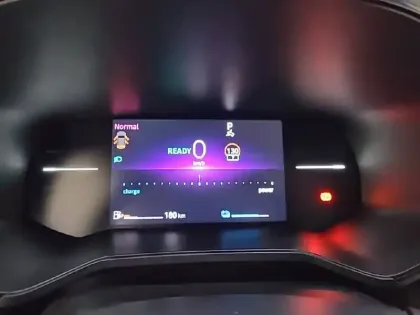 Photo 41 Renault Clio  E-Tech full hybrid 145