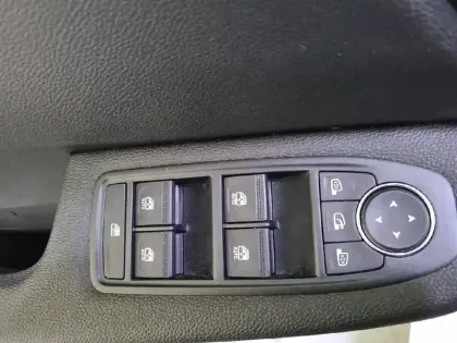 Photo 95 Renault Clio  E-Tech full hybrid 145