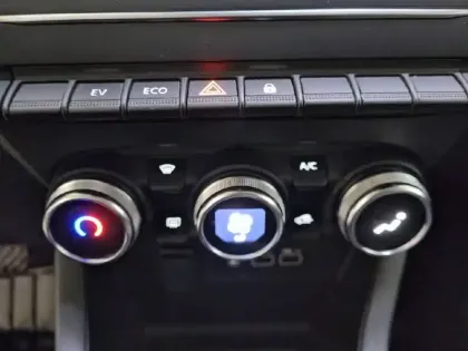 Photo 57 Renault Clio  E-Tech full hybrid 145