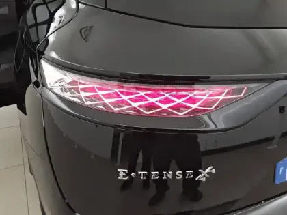 Photo 64 DS DS 7 DS7 Crossback Hybride E-Tense 300 EAT8 4x4