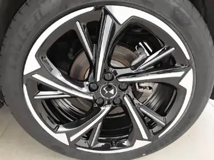 Photo 12 DS DS 7 DS7 Crossback Hybride E-Tense 300 EAT8 4x4