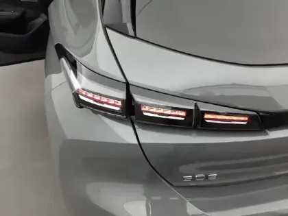 Photo 16 Peugeot 308  BlueHDi 130ch S&S EAT8