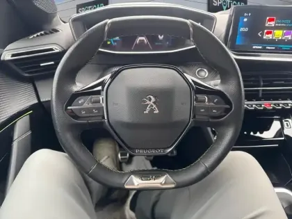 Photo 11 Peugeot 208  PureTech 100 S&S BVM6 GT Pack
