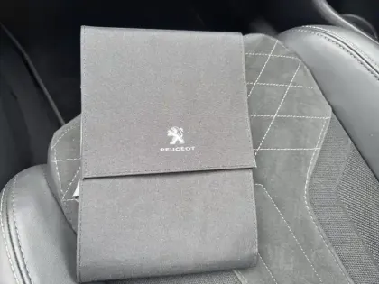 Photo 15 Peugeot 208  PureTech 100 S&S BVM6 GT Pack