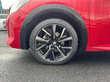 Photo 14 Peugeot 208  PureTech 100 S&S BVM6 GT Pack