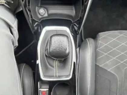 Photo 23 Peugeot 208  PureTech 100 S&S BVM6 GT Pack