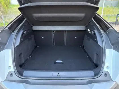 Photo 7 Peugeot 3008  Hybrid 136 e-DCS6 GT