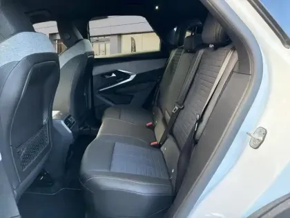 Photo 22 Peugeot 3008  Hybrid 136 e-DCS6 GT