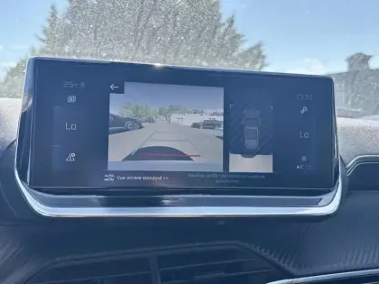 Photo 25 Peugeot 2008  PureTech 130 S&S EAT8 GT Pack