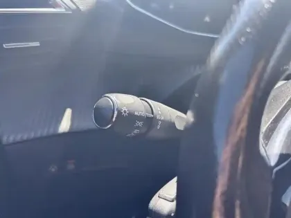 Photo 16 Peugeot 2008  PureTech 130 S&S EAT8 GT Pack