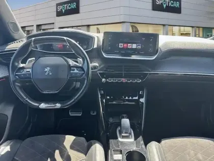 Photo 9 Peugeot 2008  PureTech 130 S&S EAT8 GT Pack