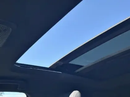 Photo 24 Peugeot 2008  PureTech 130 S&S EAT8 GT Pack