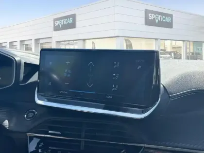 Photo 10 Peugeot 2008  PureTech 130 S&S EAT8 GT Pack