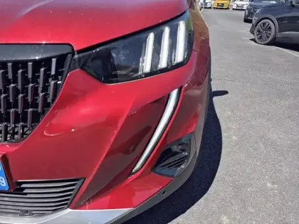 Photo 13 Peugeot 2008  PureTech 130 S&S EAT8 GT Pack